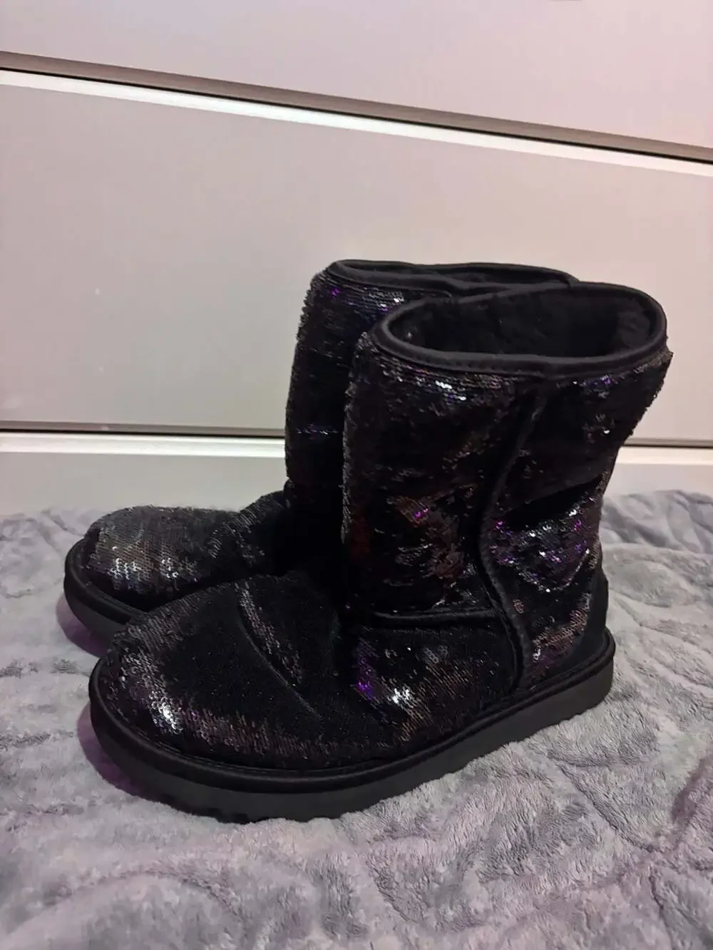 UGG Classic Short Chunky Sequin Black Winter Boots 10